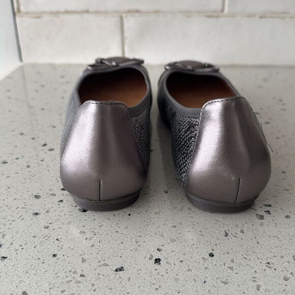 Vionic Silver Flats with Bow Detail - Picture 2 of 12